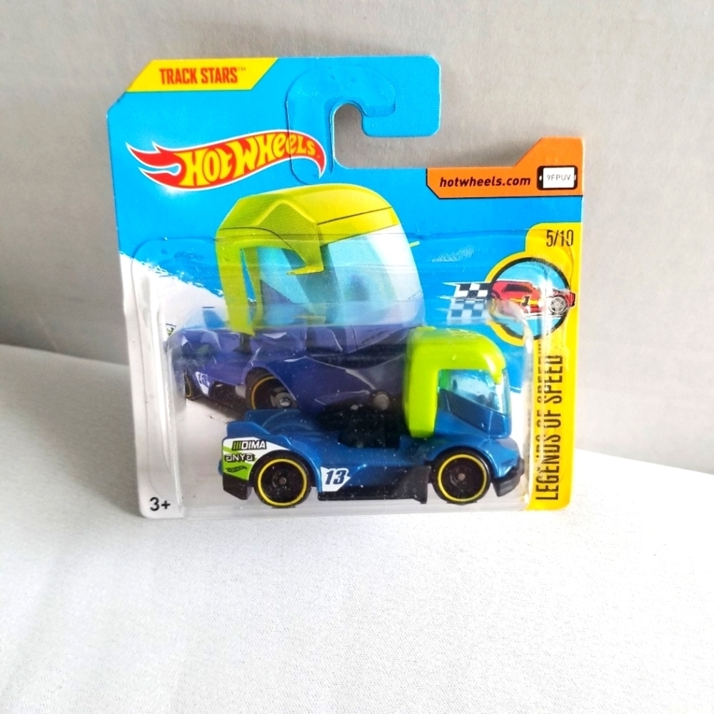 Legends of Speed 2017,Track Stars "Rig Heat" Shortcard Hot Wheel. New.